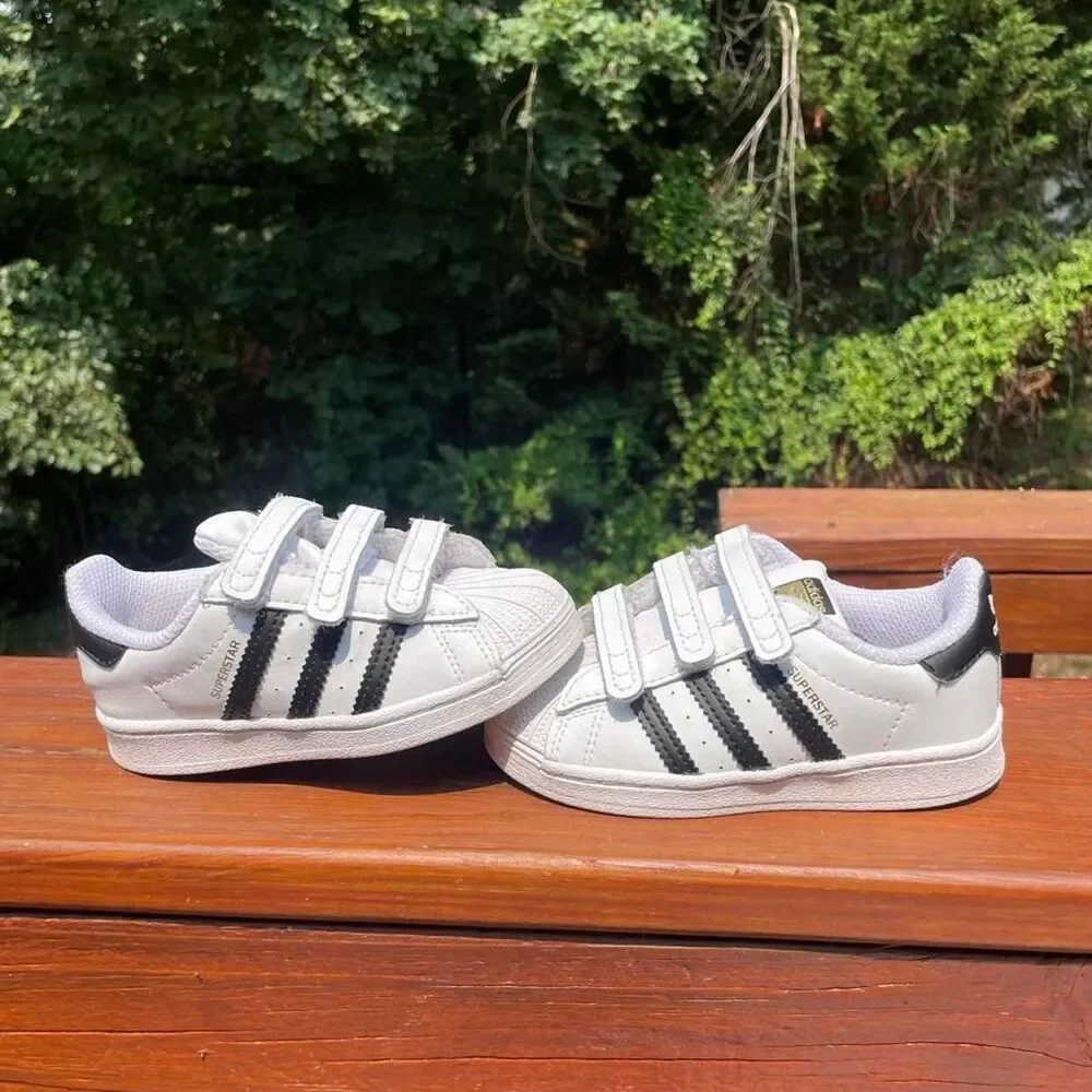 Adidas Originals Superstar Youth 7.5 White and Black Easy On Sneakers